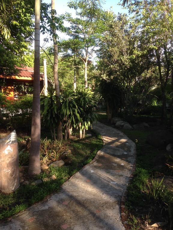 Le Mont Resort Pai Esterno foto